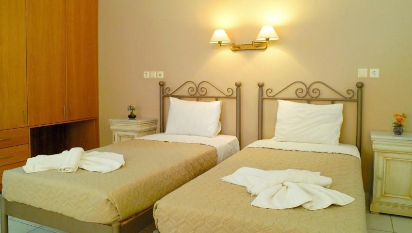 Bella Elena by Checkin Aparthotel Malia Exteriör bild