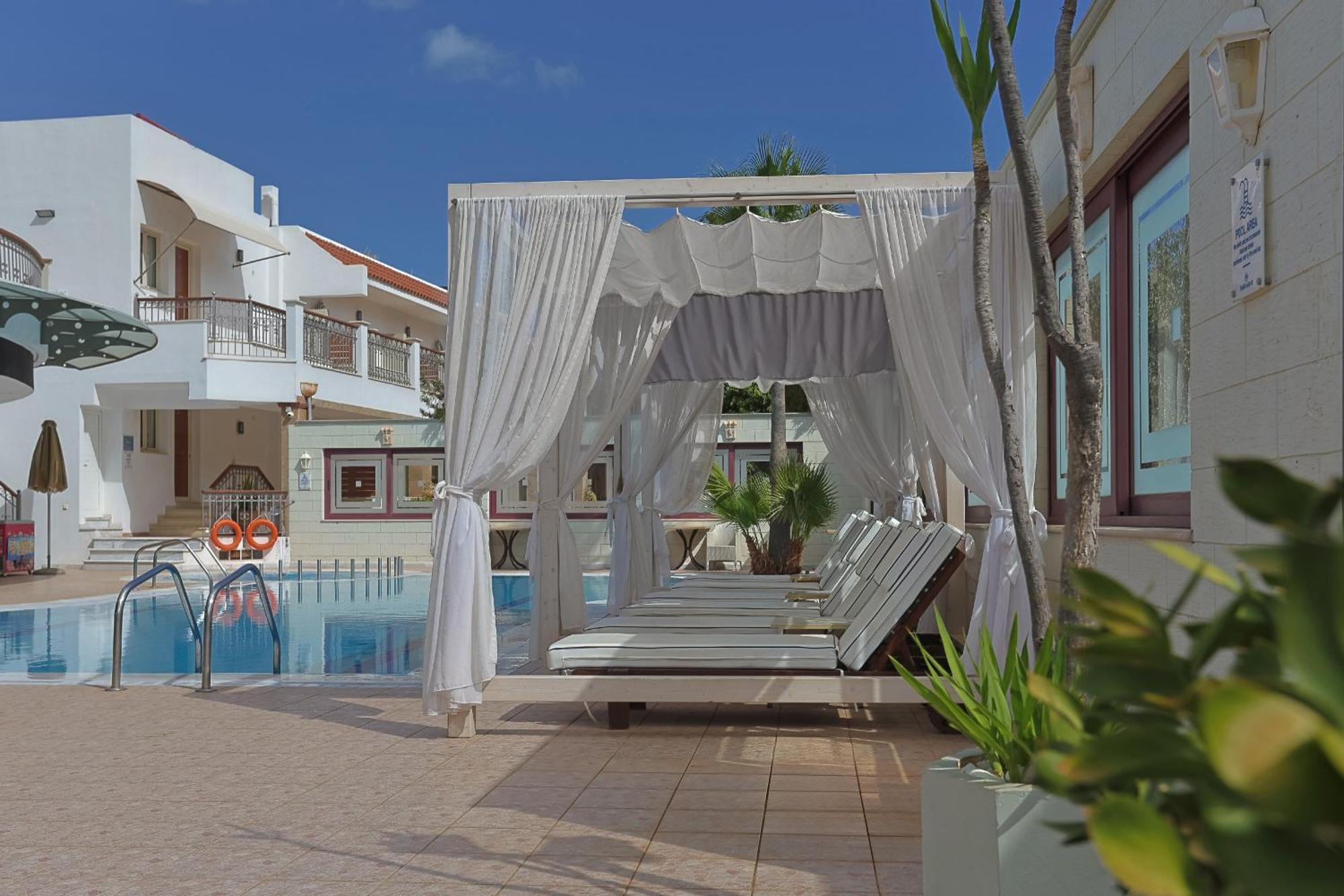 Bella Elena by Checkin Aparthotel Malia Exteriör bild