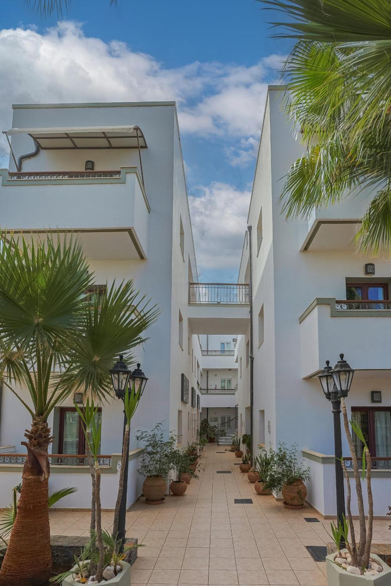 Bella Elena by Checkin Aparthotel Malia Exteriör bild