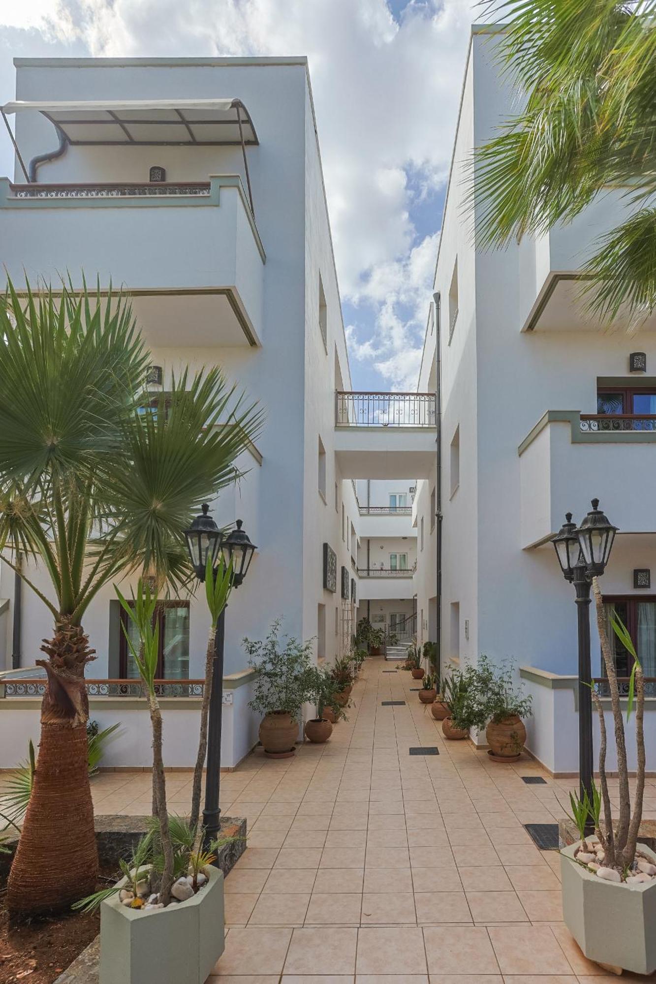 Bella Elena by Checkin Aparthotel Malia Exteriör bild