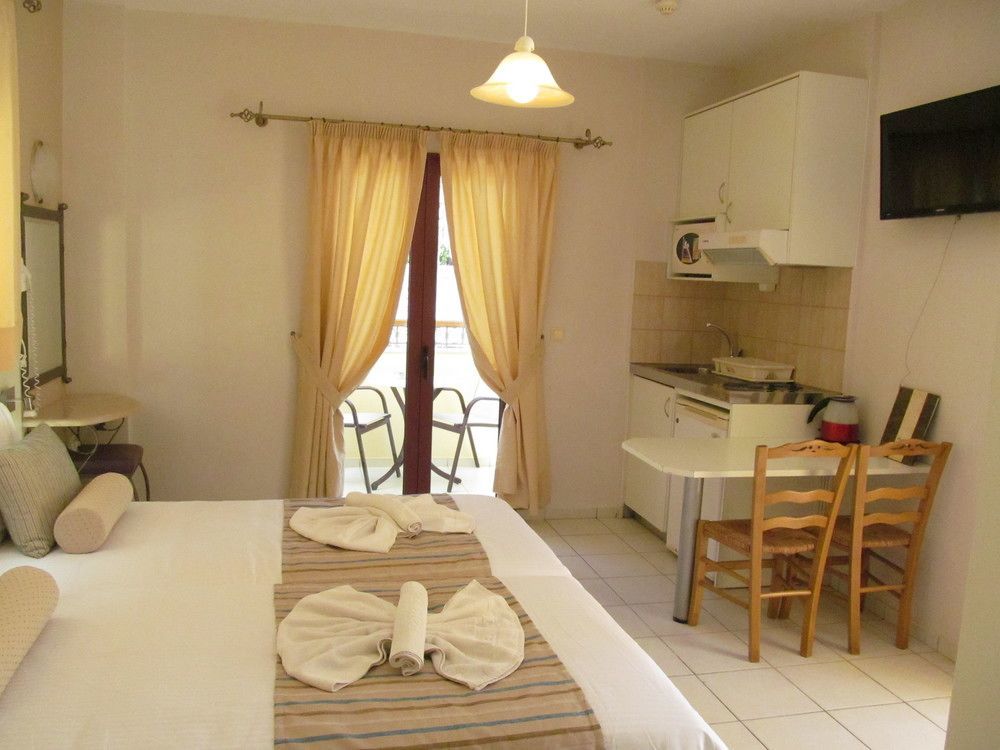 Bella Elena by Checkin Aparthotel Malia Exteriör bild